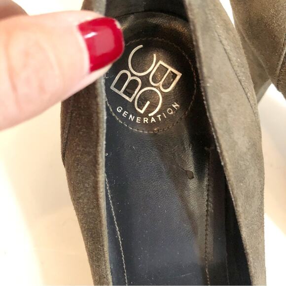 BCBG Grey Suede Pumps Silver Studs High Heels Leather Designer Retro 9.5 NWOT - Picture 13 of 14